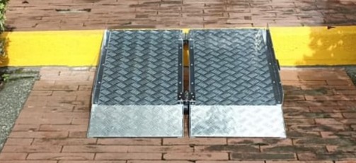 Rampa para silla de ruedas discapacidad